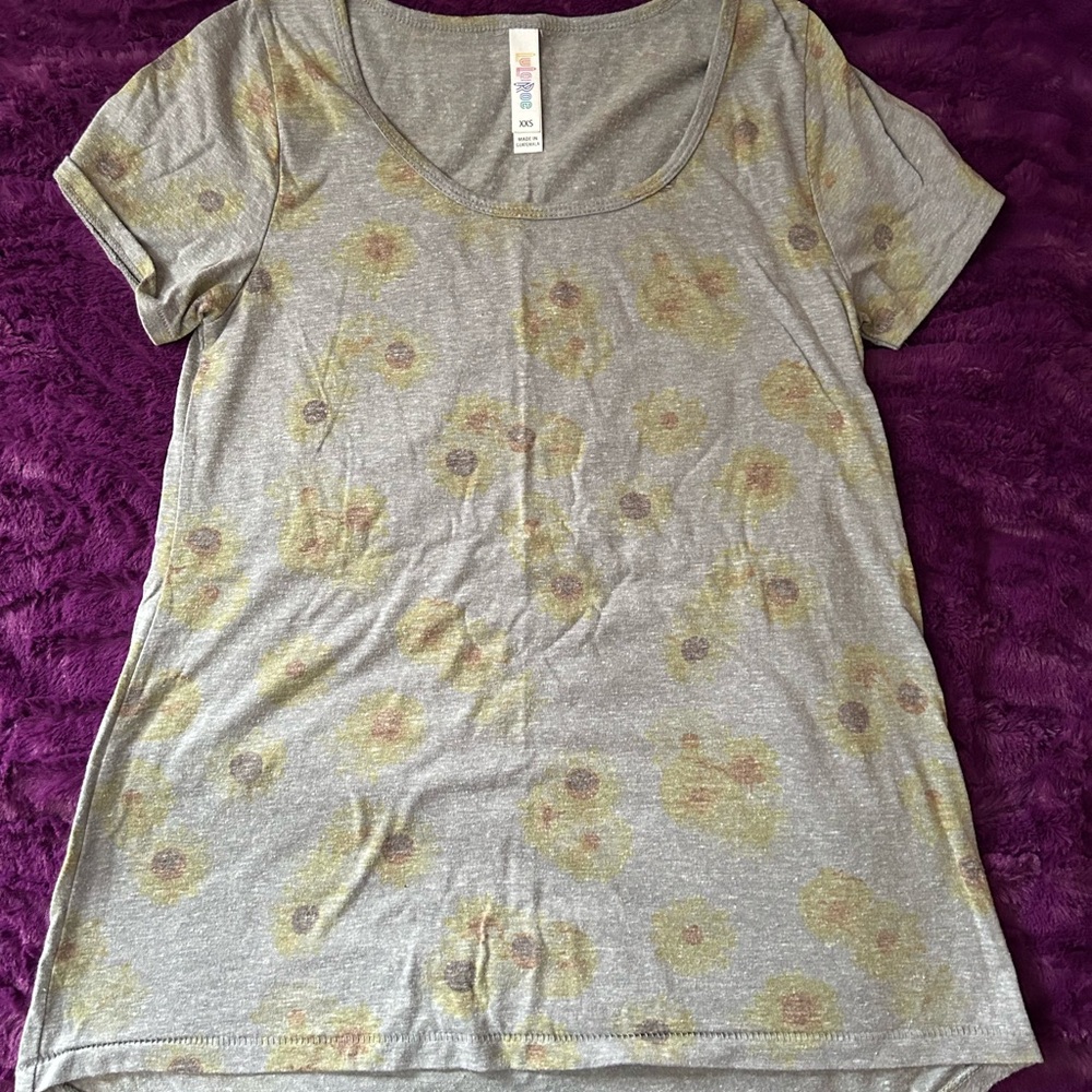 Lularoe classic tee